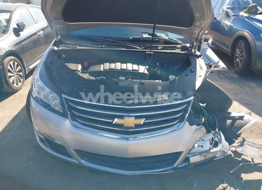 Photo 10 of 2017 Chevrolet Traverse 2LT (VIN 1GNKRHKD4HJ196163)
