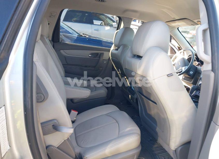 Photo 8 of 2017 Chevrolet Traverse 2LT (VIN 1GNKRHKD4HJ196163)