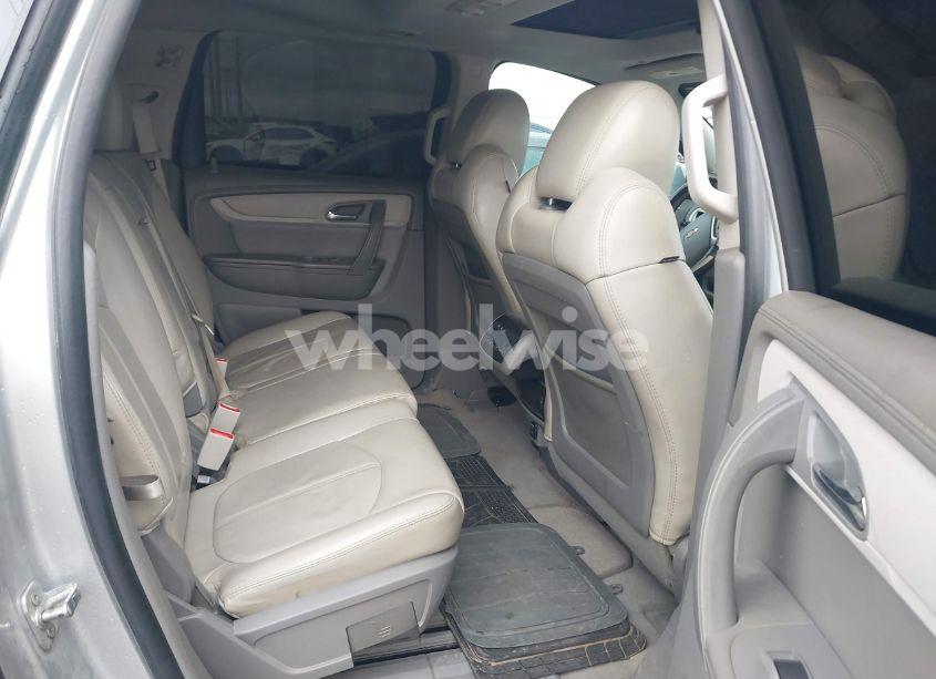 Photo 8 of 2014 Chevrolet Traverse 2LT (VIN 1GNKRHKD5EJ163152)