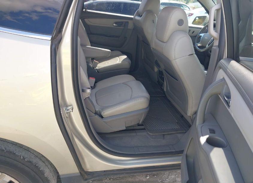 Photo 8 of 2014 Chevrolet Traverse 2LT (VIN 1GNKRHKD5EJ186284)