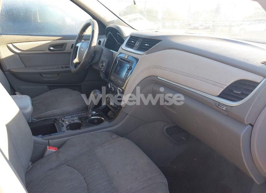 Photo 5 of 2015 Chevrolet Traverse 2LT (VIN 1GNKRHKD5FJ133022)