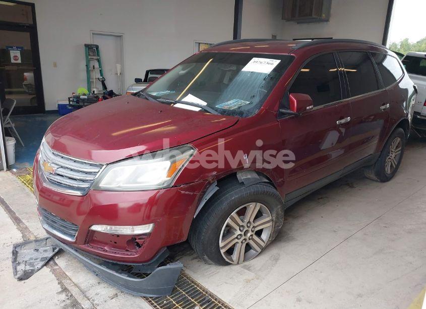 Photo 2 of 2015 Chevrolet Traverse 2LT (VIN 1GNKRHKD5FJ185587)