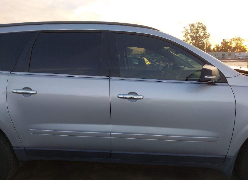 Photo 13 of 2015 Chevrolet Traverse 2LT (VIN 1GNKRHKD5FJ240815)
