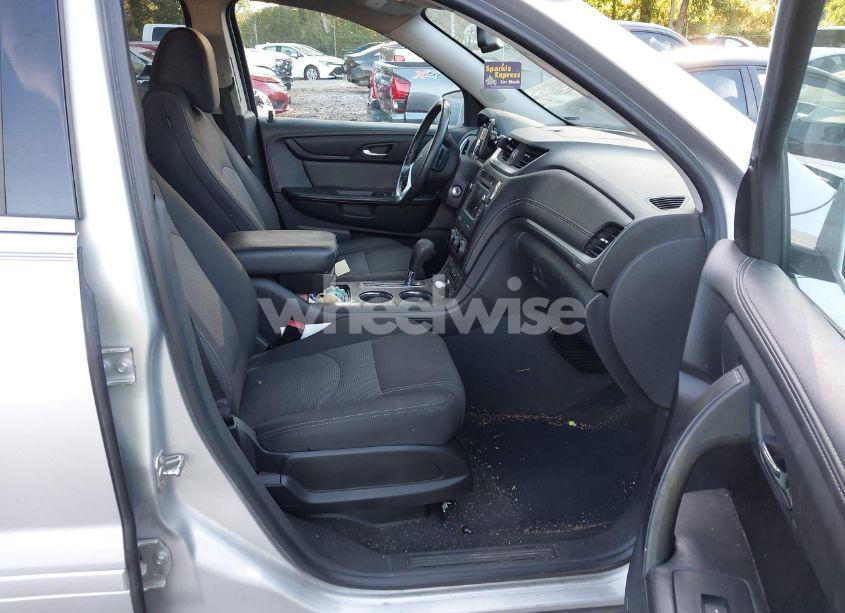 Photo 5 of 2016 Chevrolet Traverse 2LT (VIN 1GNKRHKD5GJ121082)