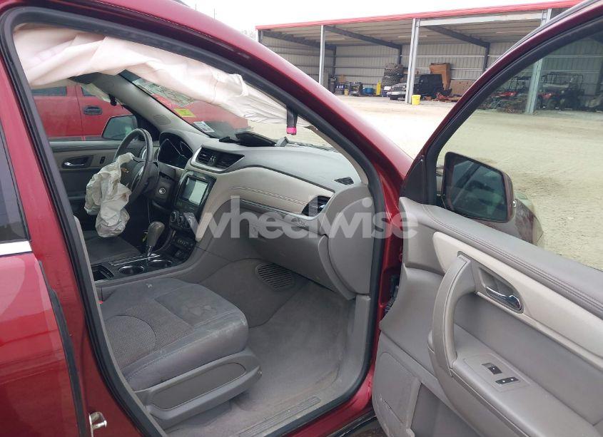 Photo 5 of 2016 Chevrolet Traverse 2LT (VIN 1GNKRHKD5GJ213065)