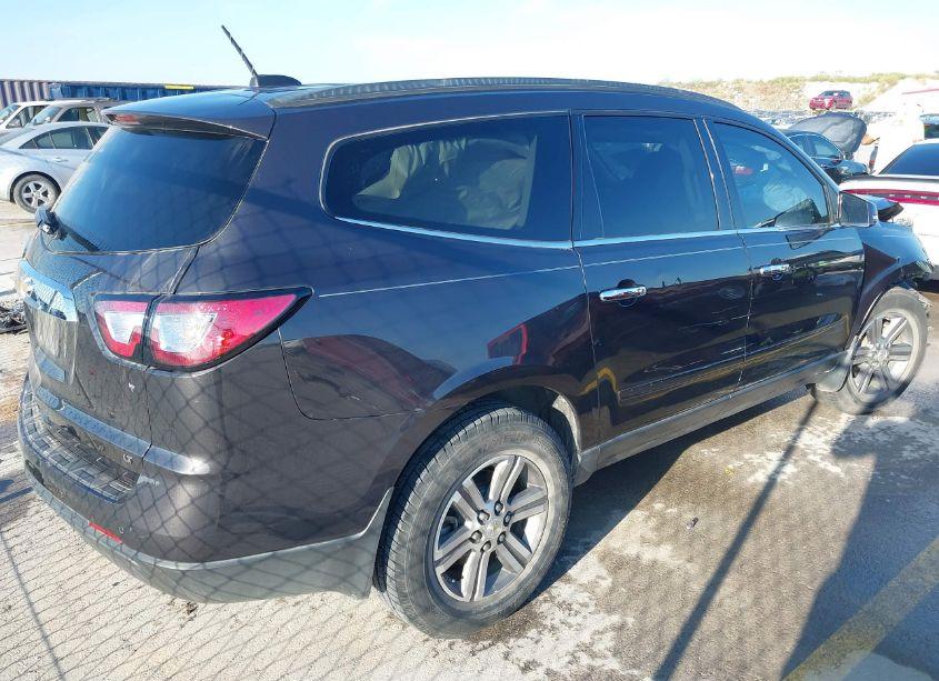 Photo 4 of 2017 Chevrolet Traverse 2LT (VIN 1GNKRHKD5HJ120404)