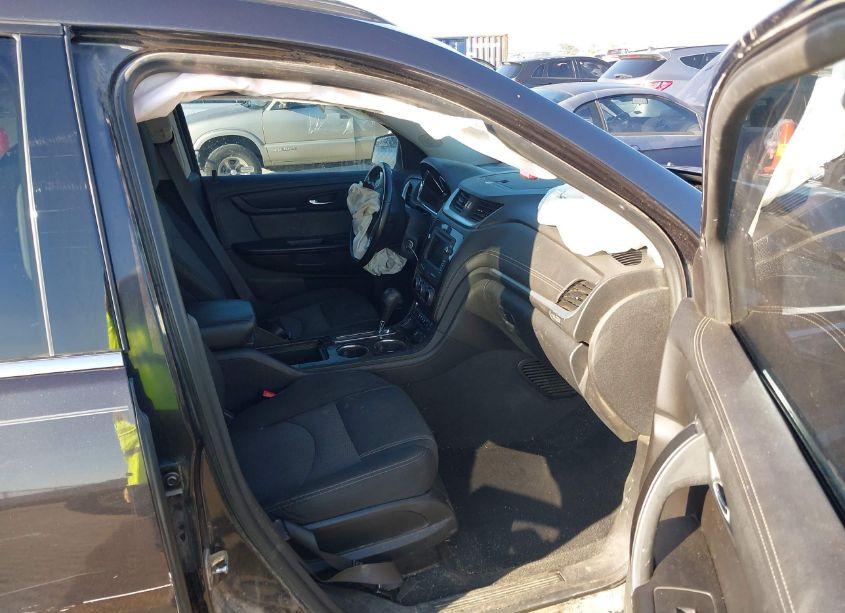 Photo 5 of 2017 Chevrolet Traverse 2LT (VIN 1GNKRHKD5HJ120404)