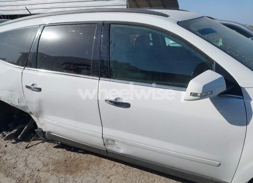 Photo 14 of 2017 Chevrolet Traverse 2LT (VIN 1GNKRHKD5HJ341050)