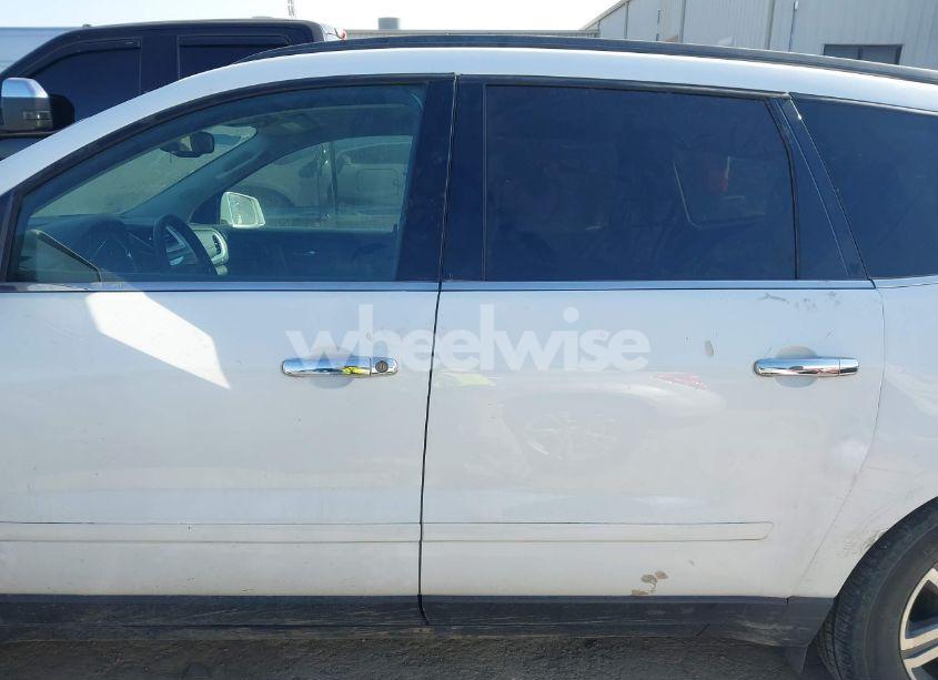 Photo 15 of 2017 Chevrolet Traverse 2LT (VIN 1GNKRHKD5HJ341050)