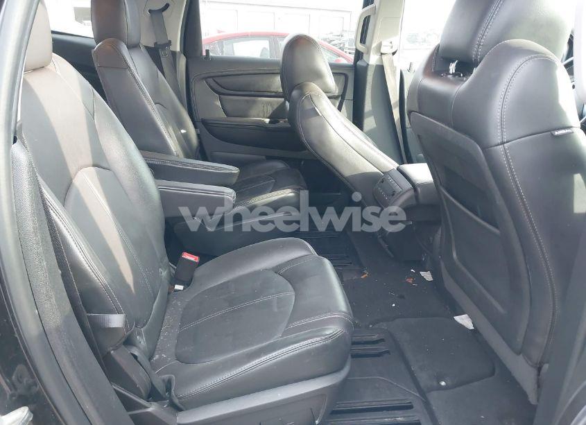 Photo 8 of 2017 Chevrolet Traverse 2LT (VIN 1GNKRHKD6HJ348671)