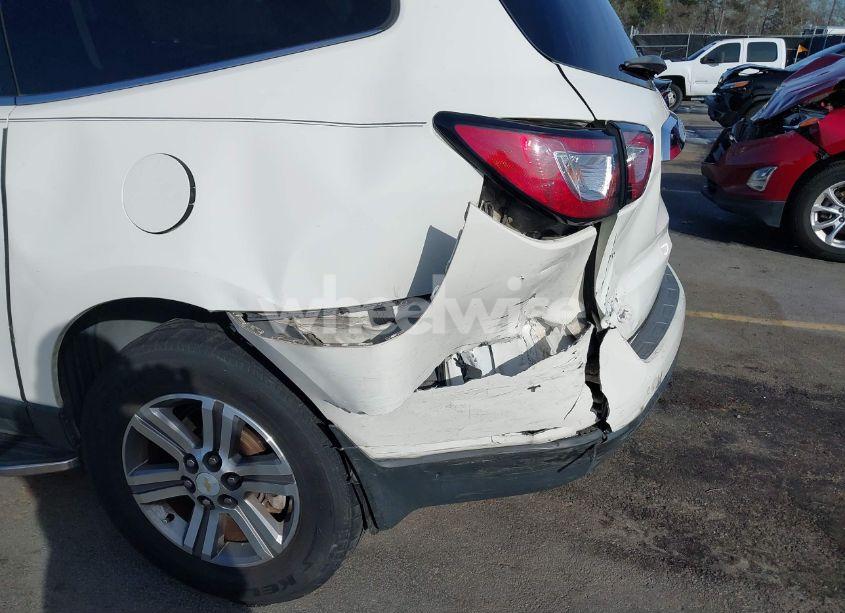 Photo 6 of 2015 Chevrolet Traverse 2LT (VIN 1GNKRHKD7FJ228472)