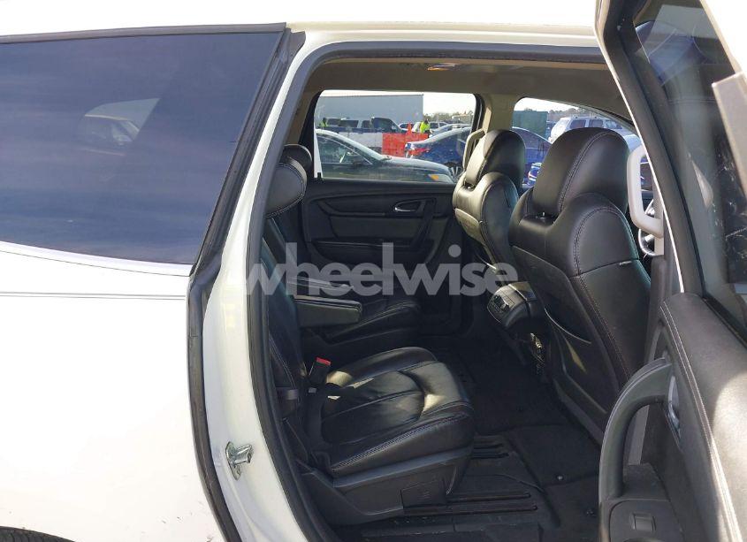 Photo 8 of 2015 Chevrolet Traverse 2LT (VIN 1GNKRHKD7FJ228472)