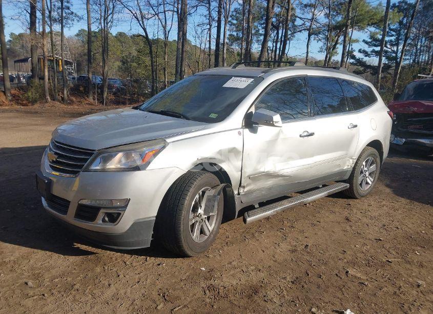 Photo 2 of 2017 Chevrolet Traverse 2LT (VIN 1GNKRHKD7HJ236090)