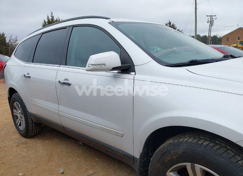 Photo 13 of 2016 Chevrolet Traverse 2LT (VIN 1GNKRHKD8GJ152732)