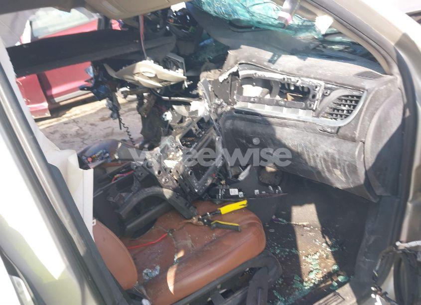 Photo 5 of 2017 Chevrolet Traverse 2LT (VIN 1GNKRHKD8HJ193427)