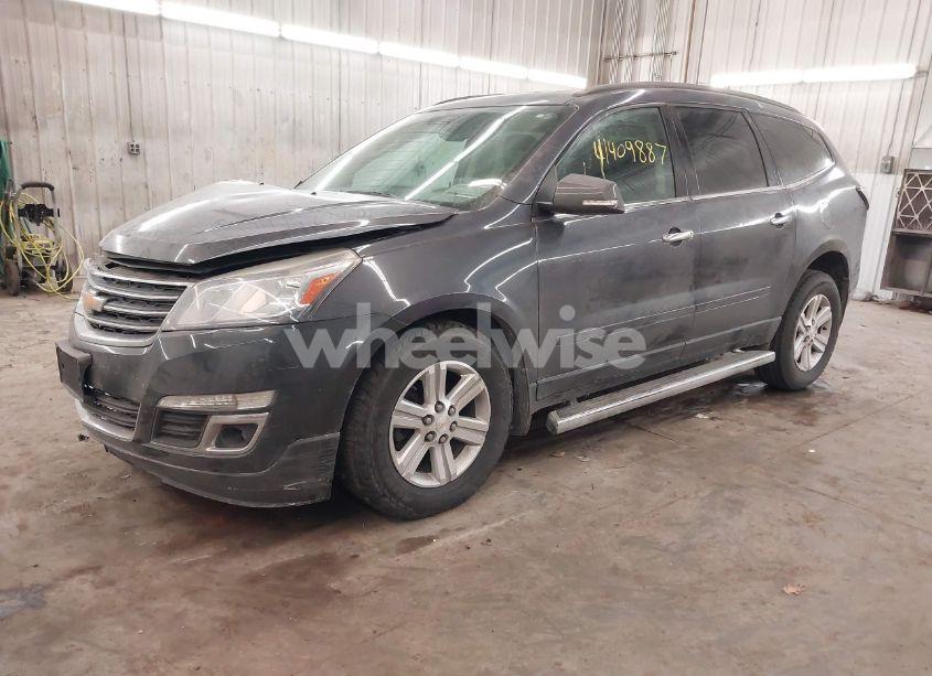 Photo 2 of 2014 Chevrolet Traverse 2LT (VIN 1GNKRHKD9EJ102709)