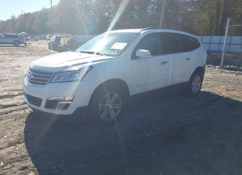 Photo 2 of 2014 Chevrolet Traverse 2LT (VIN 1GNKRHKD9EJ114973)
