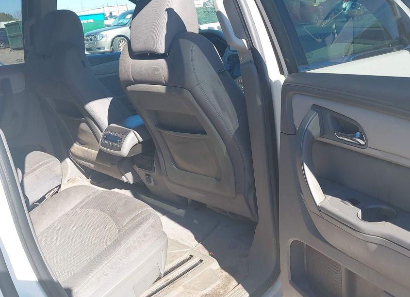 Photo 8 of 2014 Chevrolet Traverse 2LT (VIN 1GNKRHKD9EJ114973)