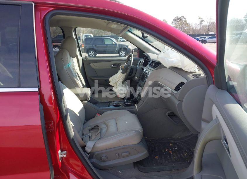 Photo 5 of 2014 Chevrolet Traverse 2LT (VIN 1GNKRHKD9EJ161419)