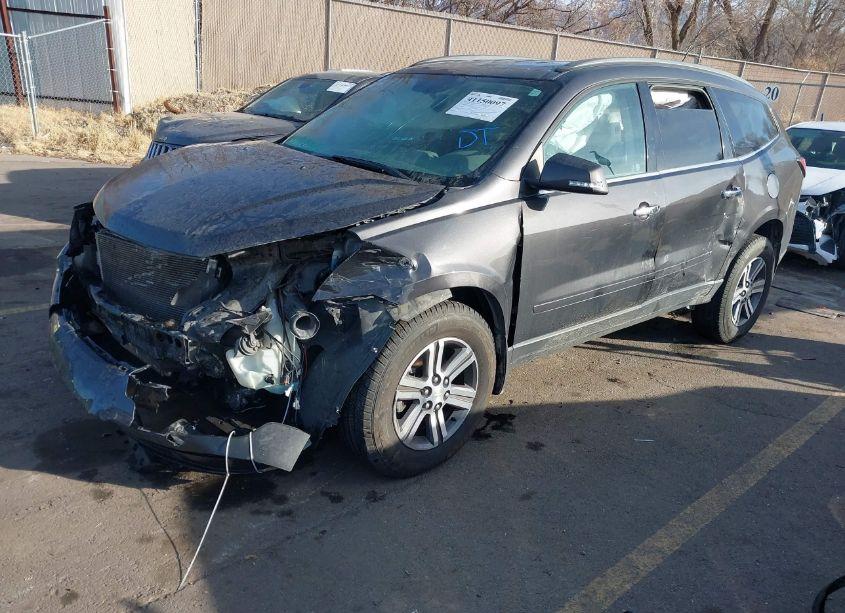 Photo 2 of 2015 Chevrolet Traverse 2LT (VIN 1GNKRHKD9FJ174544)