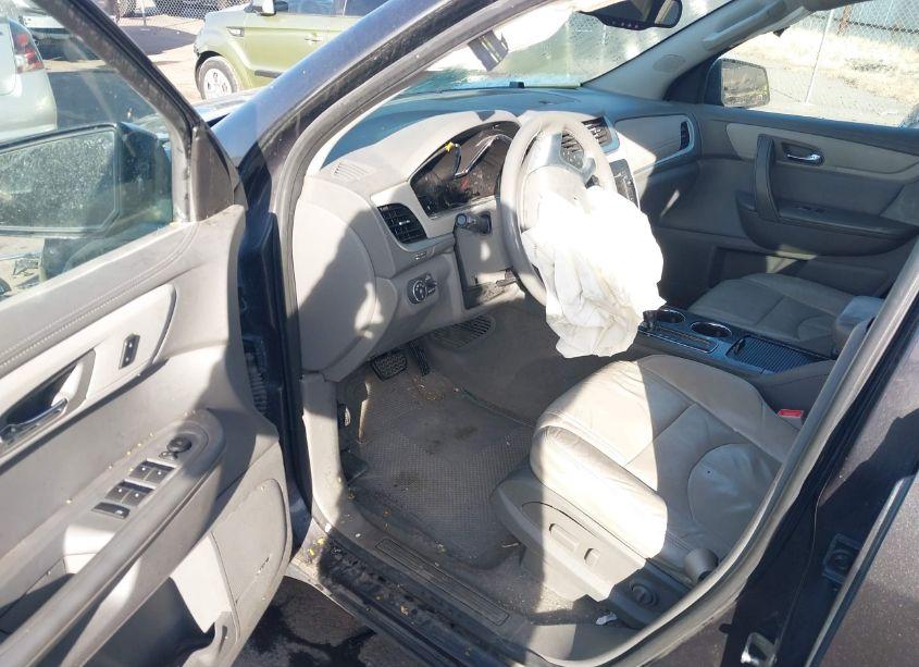 Photo 9 of 2015 Chevrolet Traverse 2LT (VIN 1GNKRHKD9FJ174544)