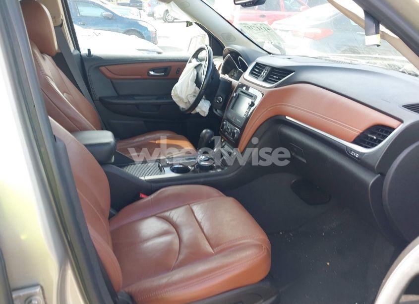 Photo 5 of 2015 Chevrolet Traverse 2LT (VIN 1GNKRHKD9FJ222771)