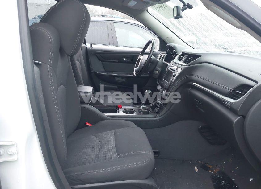 Photo 5 of 2016 Chevrolet Traverse 2LT (VIN 1GNKRHKD9GJ126026)