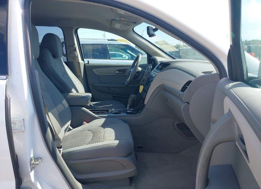 Photo 5 of 2017 Chevrolet Traverse 2LT (VIN 1GNKRHKD9HJ259810)