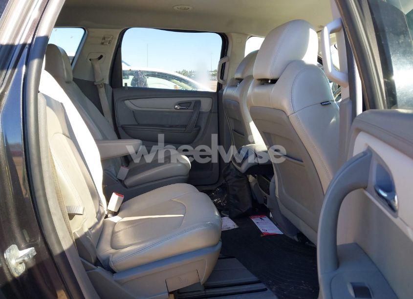 Photo 8 of 2014 Chevrolet Traverse 2LT (VIN 1GNKRHKDXEJ187964)