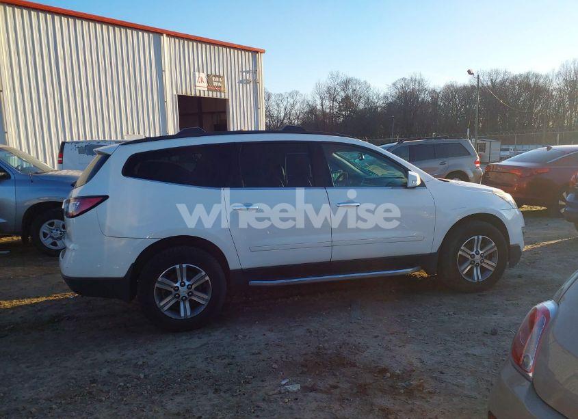 Photo 13 of 2015 Chevrolet Traverse 2LT (VIN 1GNKRHKDXFJ134067)