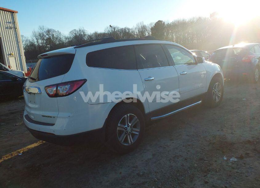 Photo 4 of 2015 Chevrolet Traverse 2LT (VIN 1GNKRHKDXFJ134067)