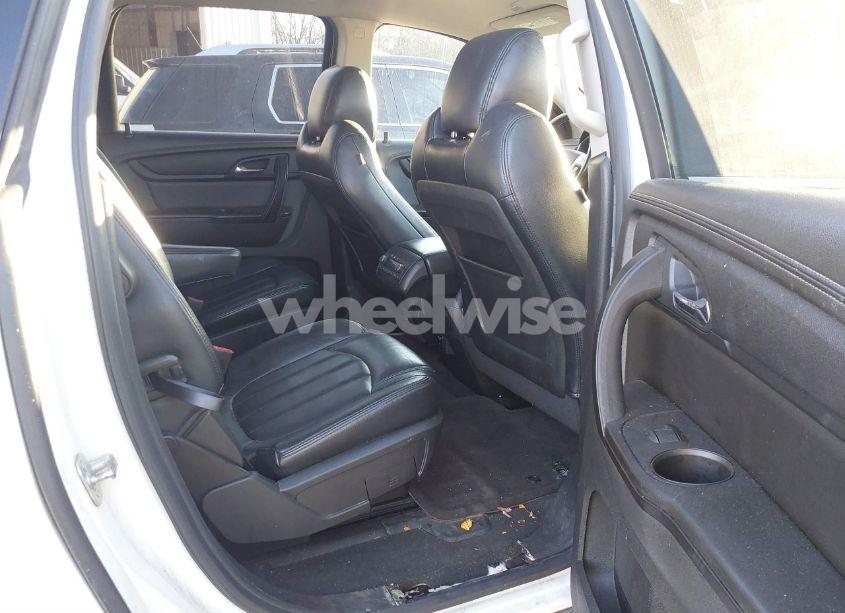 Photo 8 of 2015 Chevrolet Traverse 2LT (VIN 1GNKRHKDXFJ134067)