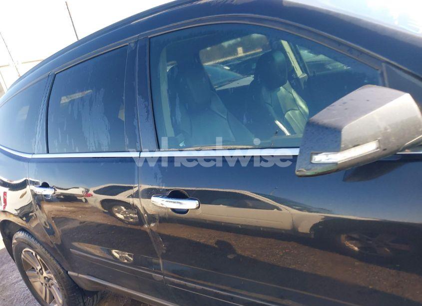 Photo 13 of 2015 Chevrolet Traverse 2LT (VIN 1GNKRHKDXFJ226537)