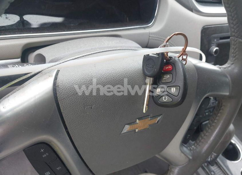 Photo 11 of 2017 Chevrolet Traverse 2LT (VIN 1GNKRHKDXHJ121225)