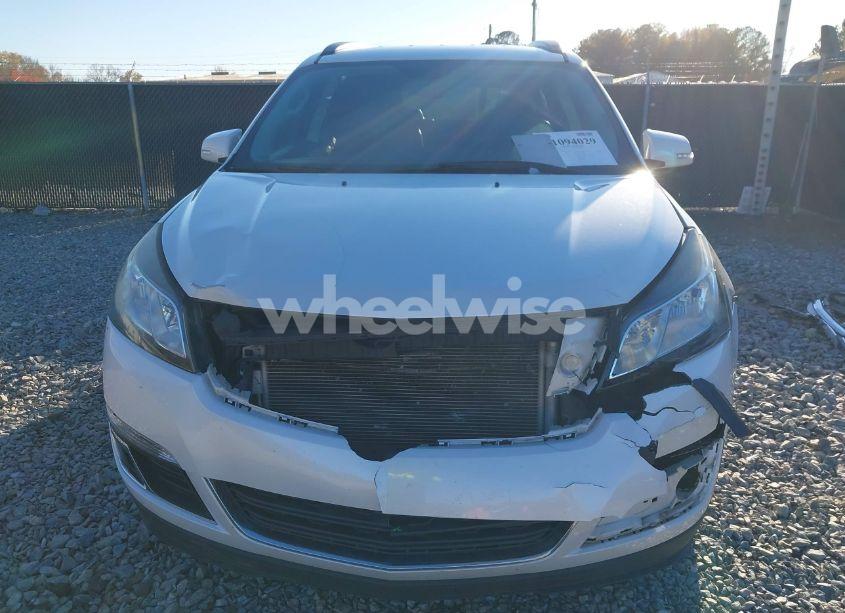 Photo 13 of 2017 Chevrolet Traverse 2LT (VIN 1GNKRHKDXHJ151244)