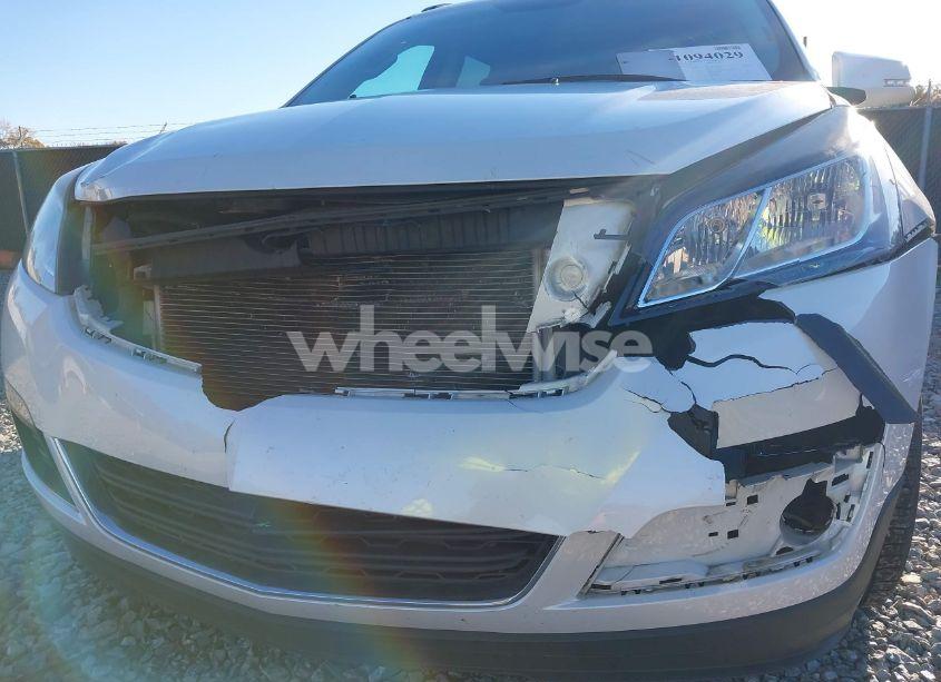 Photo 6 of 2017 Chevrolet Traverse 2LT (VIN 1GNKRHKDXHJ151244)