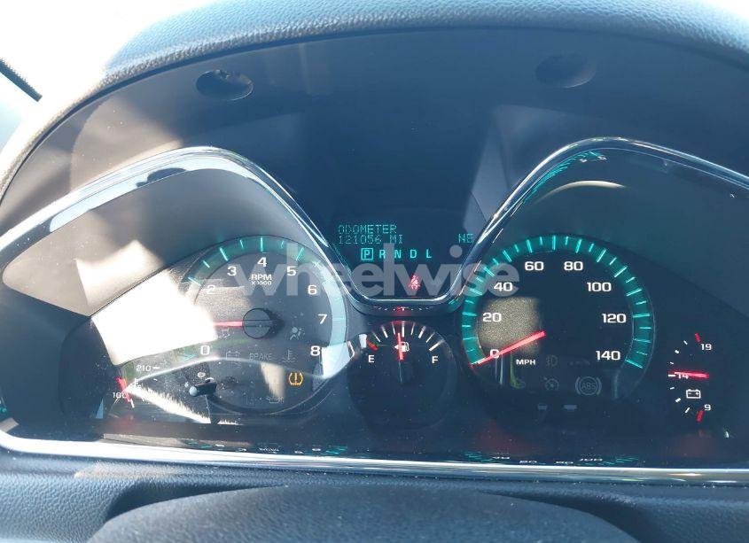 Photo 7 of 2017 Chevrolet Traverse 2LT (VIN 1GNKRHKDXHJ151244)