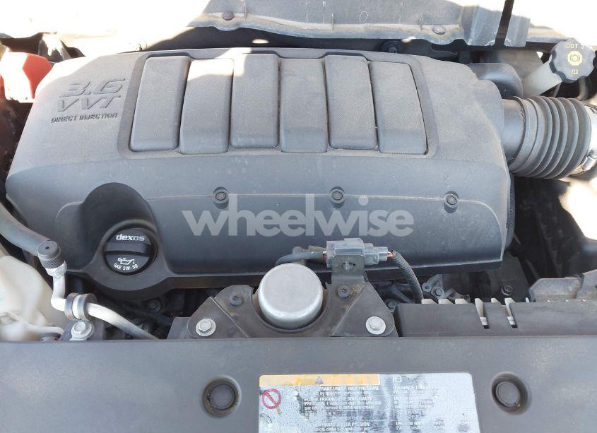 Photo 10 of 2017 Chevrolet Traverse 2LT (VIN 1GNKRHKDXHJ197656)