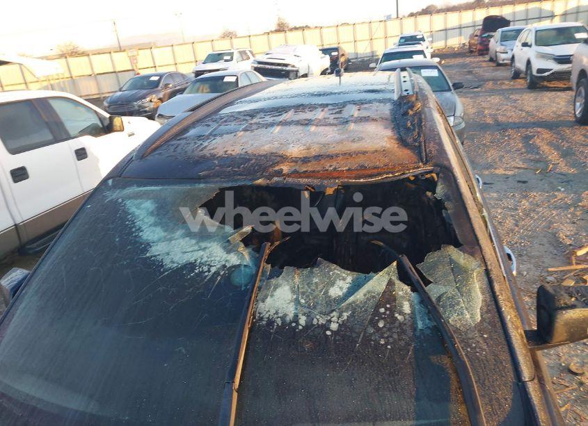 Photo 12 of 2017 Chevrolet Traverse 2LT (VIN 1GNKRHKDXHJ229960)