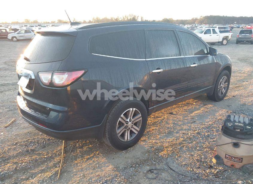 Photo 4 of 2017 Chevrolet Traverse 2LT (VIN 1GNKRHKDXHJ229960)