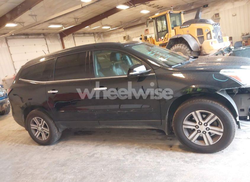 Photo 13 of 2017 Chevrolet Traverse 2LT (VIN 1GNKRHKDXHJ277247)