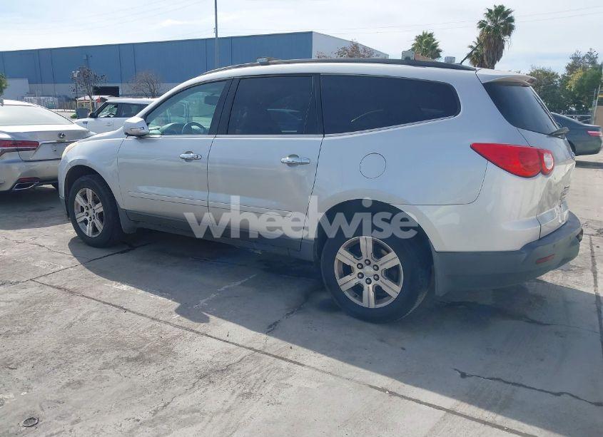 Photo 3 of 2011 Chevrolet Traverse 2LT (VIN 1GNKRJED0BJ100698)