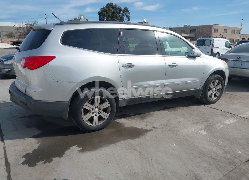 Photo 4 of 2011 Chevrolet Traverse 2LT (VIN 1GNKRJED0BJ100698)