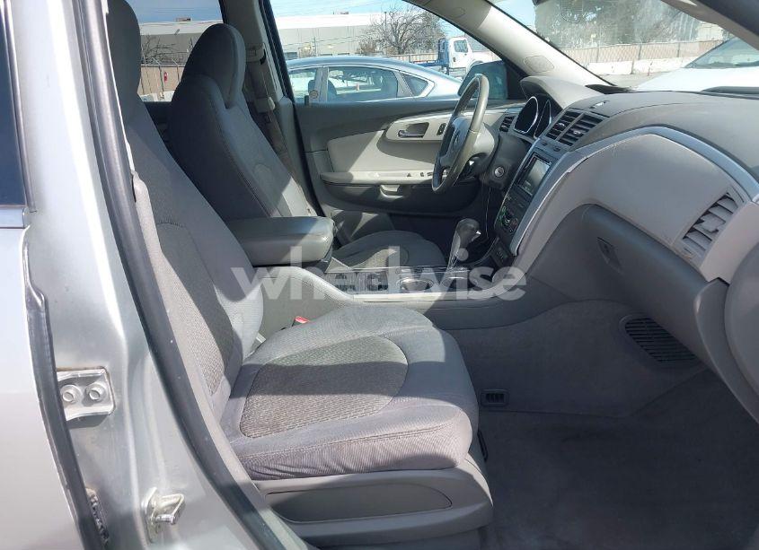 Photo 5 of 2011 Chevrolet Traverse 2LT (VIN 1GNKRJED0BJ100698)