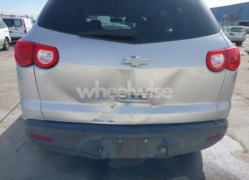 Photo 6 of 2011 Chevrolet Traverse 2LT (VIN 1GNKRJED0BJ100698)