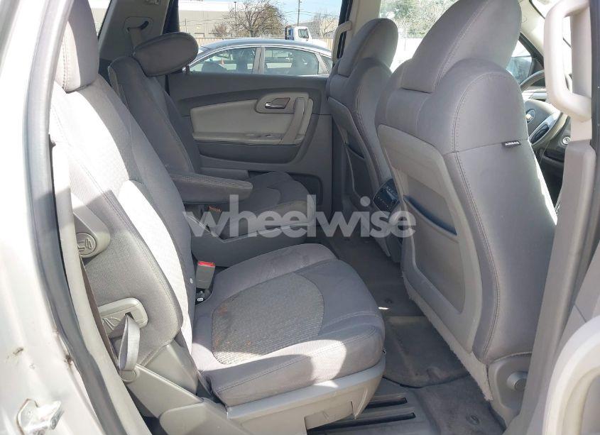 Photo 8 of 2011 Chevrolet Traverse 2LT (VIN 1GNKRJED0BJ100698)