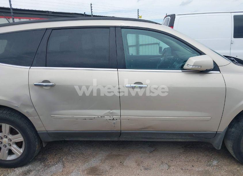 Photo 13 of 2011 Chevrolet Traverse 2LT (VIN 1GNKRJED0BJ177202)
