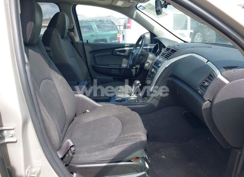 Photo 5 of 2011 Chevrolet Traverse 2LT (VIN 1GNKRJED0BJ177202)