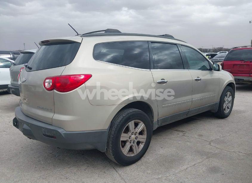 Photo 4 of 2011 Chevrolet Traverse 2LT (VIN 1GNKRJED0BJ185526)