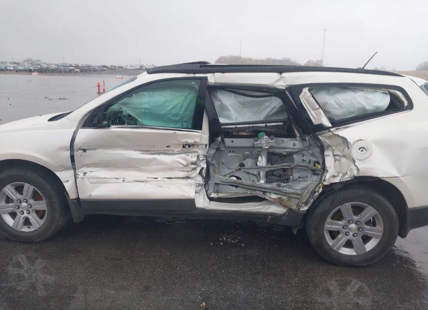 Photo 15 of 2011 Chevrolet Traverse 2LT (VIN 1GNKRJED0BJ185669)